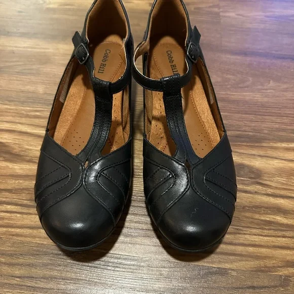 Cobb Hill Leather T-Strap Mary Jane Wedges (Black) – Size 7 - Picture 2 of 7
